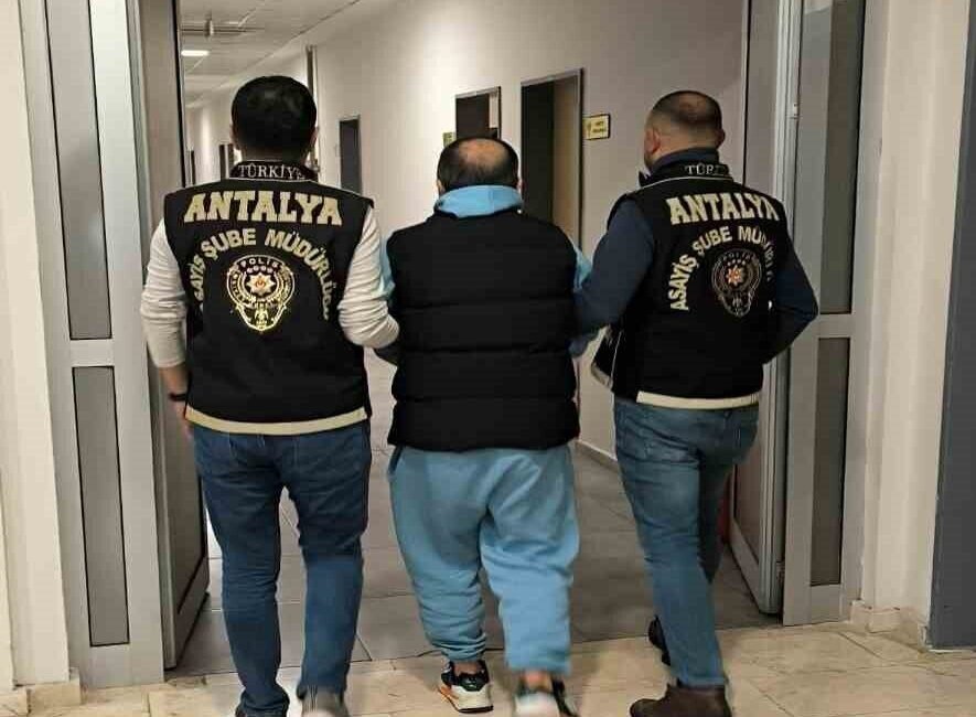 Antalya’da Emniyet Müdürlüğü ekiplerinin son bir haftada gerçekleştirdiği operasyonlarda 448