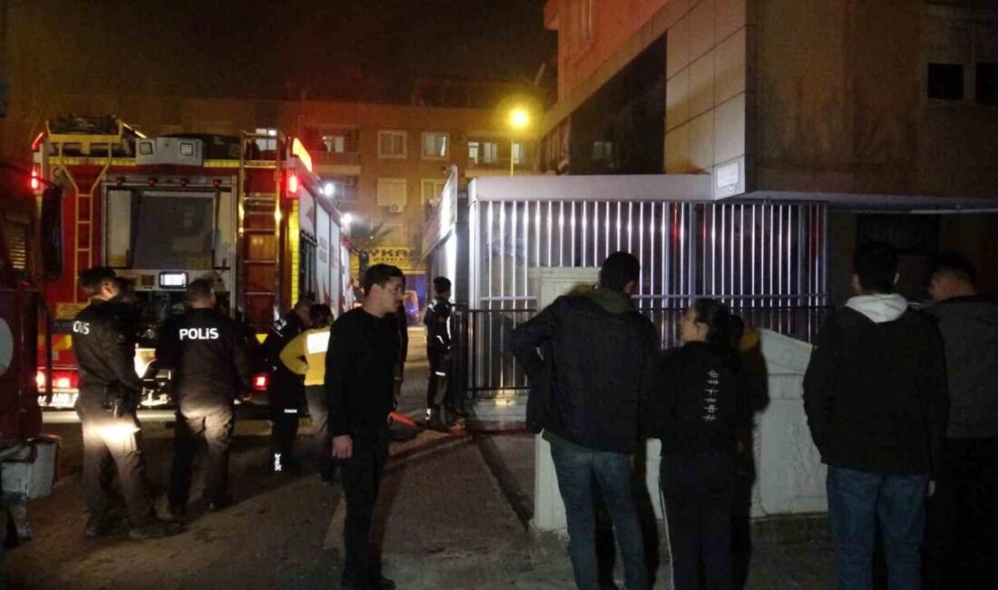 Antalya’da bir apartman dairesinde çıkan yangın paniğe neden olurken, alevler