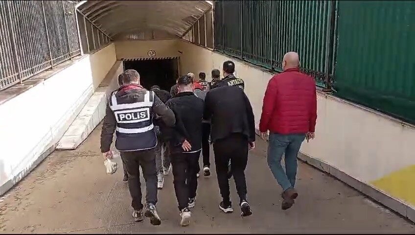 Antalya’da son bir haftada emniyet güçlerince düzenlenen asayiş uygulamasında yakalanan