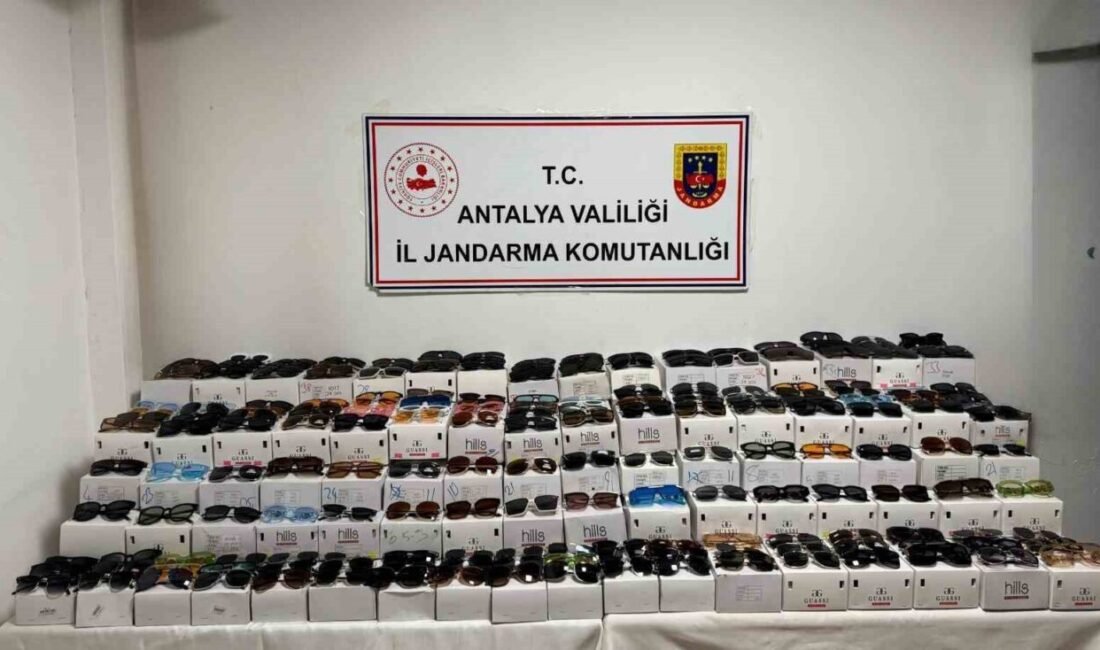 Antalya’da kaçakçılıkla mücadele kapsamında yapılan çalışmalarda 5 bin adet farklı