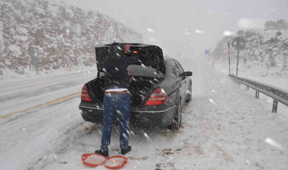 Antalya’yı Konya’ya bağlayan Akseki-Seydişehir kara yolunda kar yağışı etkili olurken,
