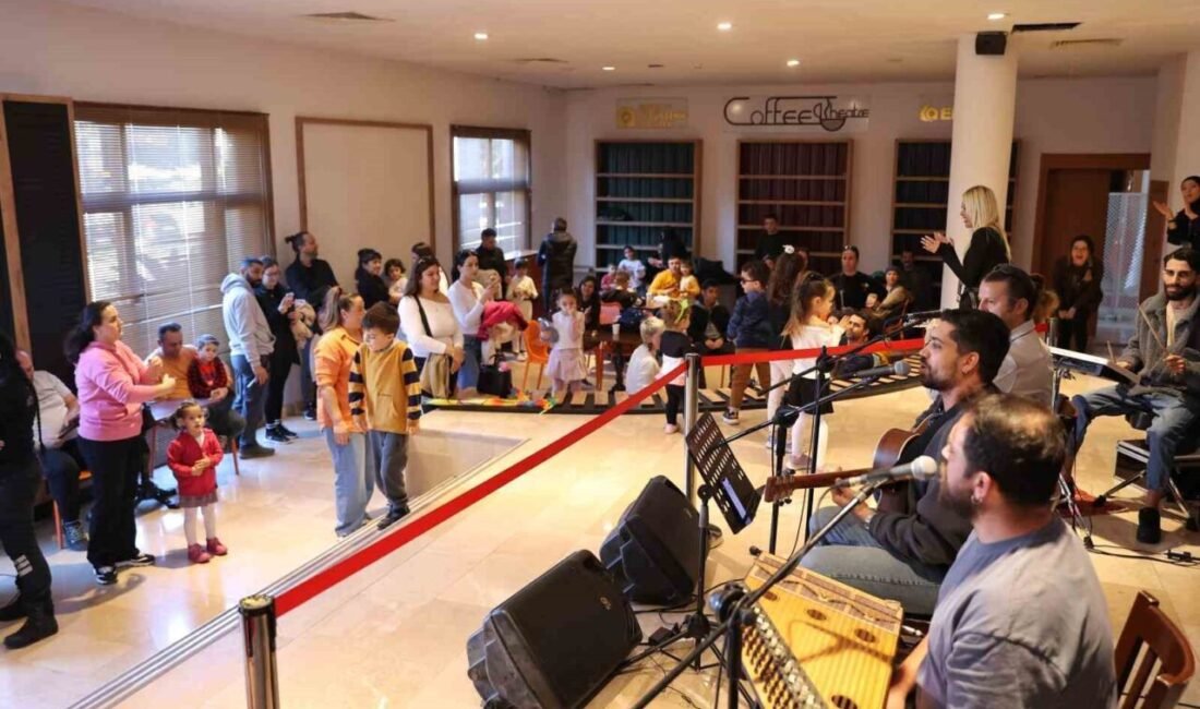 Antalya Büyükşehir Belediyesi Şehir Tiyatroları (AŞT), çocukların dolu dolu bir