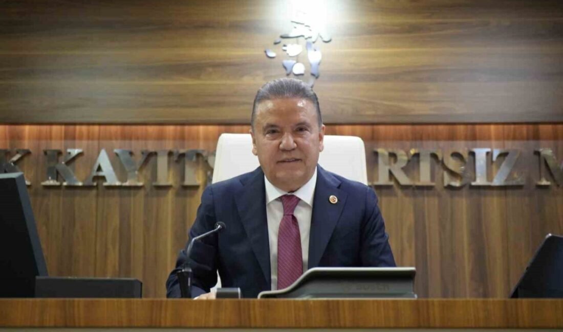 Antalya Büyükşehir Belediyesi, yılın ilk meclis toplantısını gerçekleştirdi. Meclis açılışında