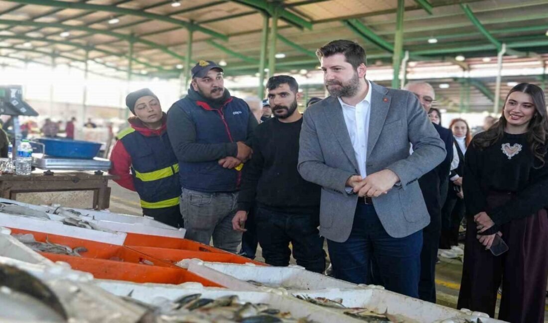 Tarsus Belediye Başkanı Ali Boltaç, Kırklarsırtı Pazar Yerini ziyaret ederek