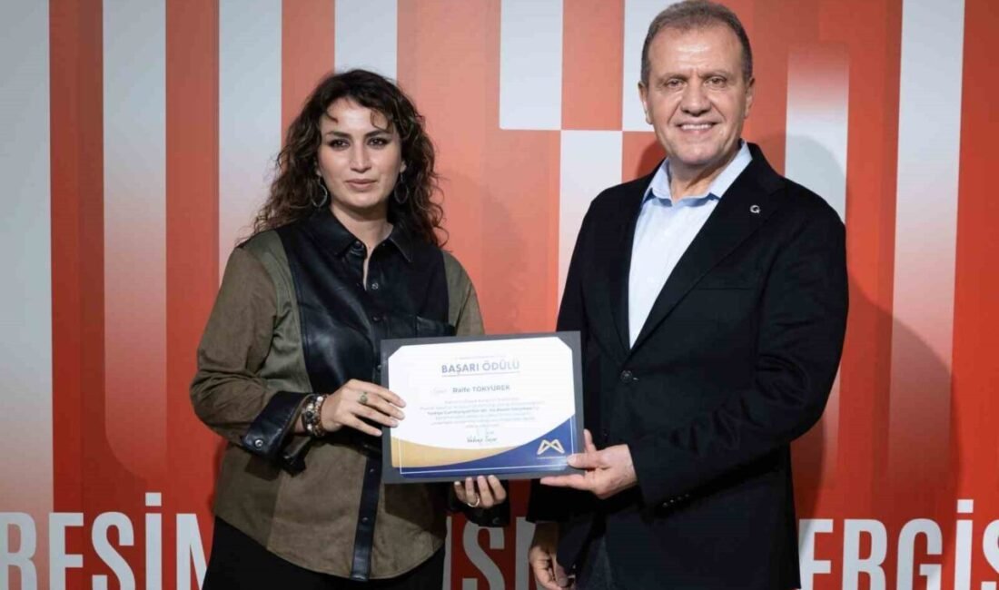 Mersin Büyükşehir Belediye Başkanı Vahap Seçer, Mersin’e Değer Katanlar (MEDEKA)