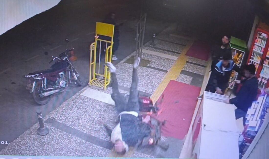 Antalya’da aralarında husumet bulunan iki grup arasında çıkan kavgada 3’ü