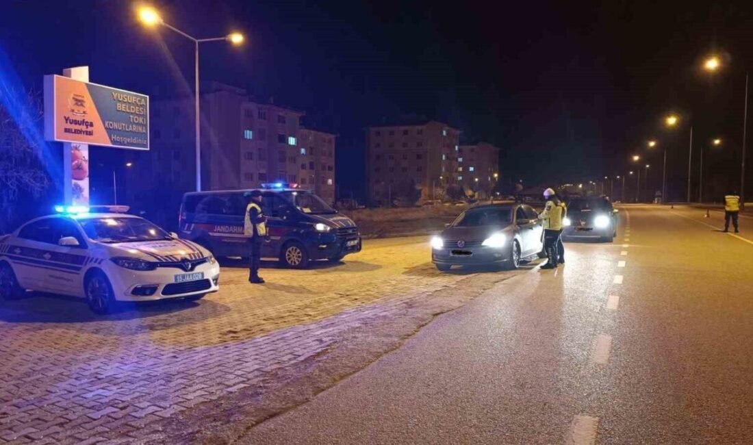 Burdur İl Jandarma Komutanlığı ekipleri, yılbaşı öncesi ve sonrası trafik