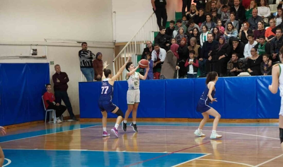 Kadınlar Bölgesel Basketbol Ligi’nde mücadele eden Ceyhan Belediye Basketbol Akademisi,
