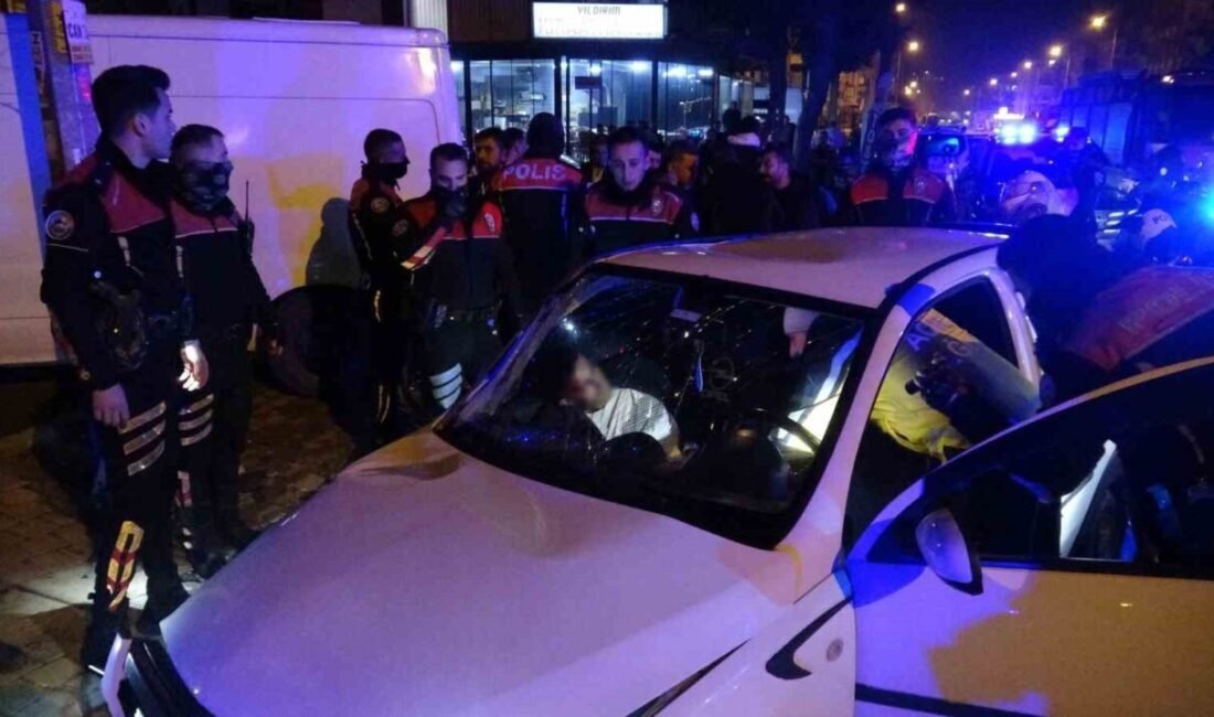 Antalya’da ‘dur’ ihtarına uymayıp kaçan ve yaşanan kovalamacada durdurulan araçtan