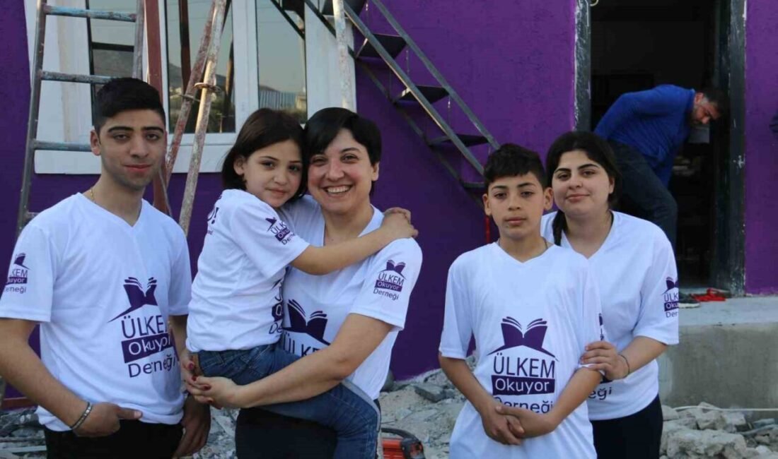 Asrın felaketinin ilk günlerinden itibaren Hatay’da insanların yardımına koşan sağlıkçı