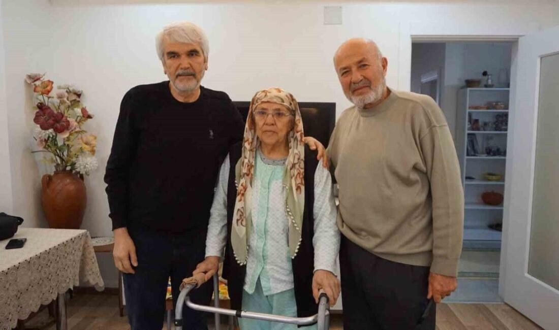 Burdur’un Gölhisar ilçesinde yaşayan emekli eğitimci Mehmet Ermumcu ve emekli