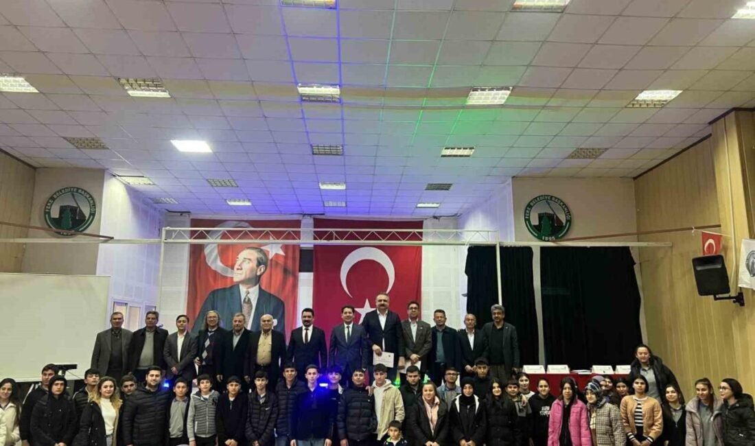 Adana’nın Feke ilçesinde Varsaklar ve Karacaoğlan değeri öğrencilere aktarıldı. Feke