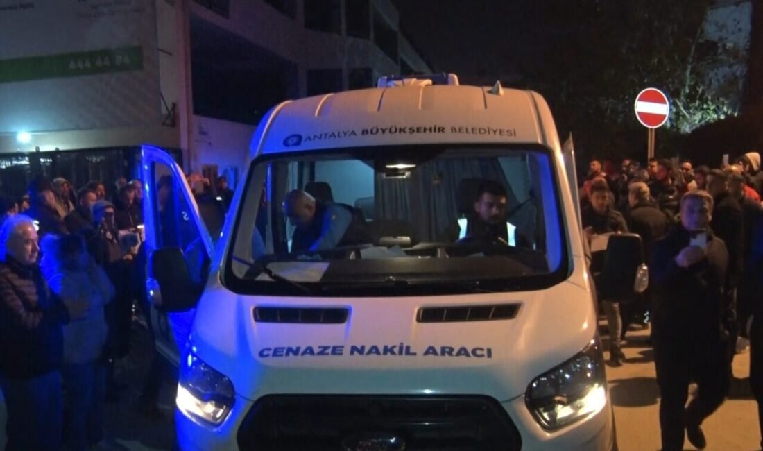 Antalya’da tedavi gördüğü hastanede hayatını kaybeden sanatçı Ferdi Tayfur’un cenazesi