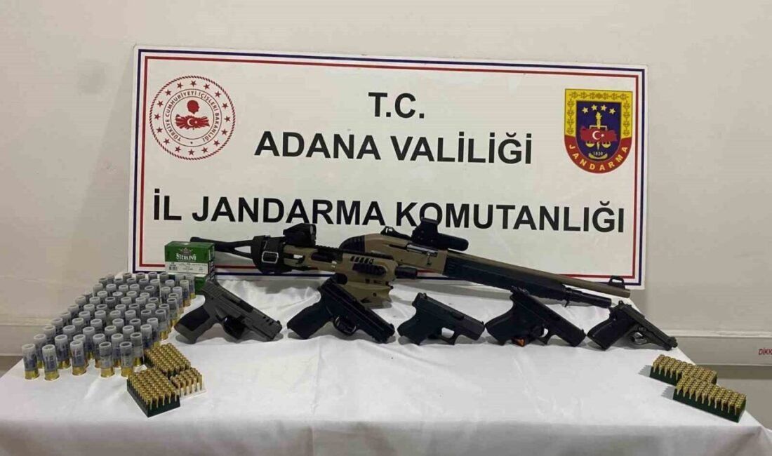 Adana’nın Ceyhan ilçesinde jandarma ekiplerinin durdurup arama yaptığı araçta 5