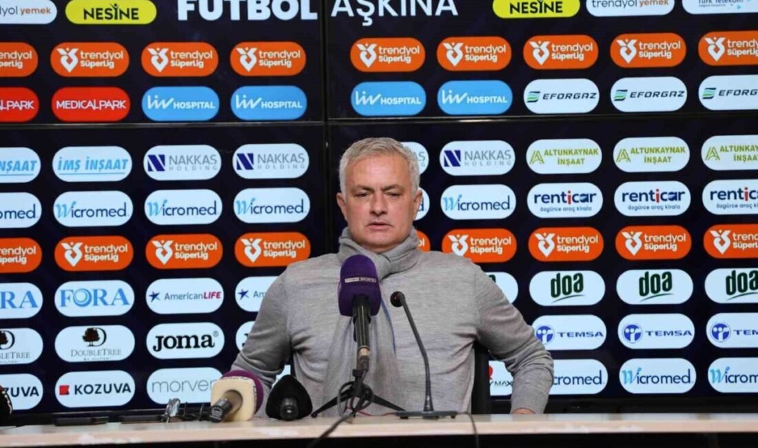 Fenerbahçe Teknik Direktörü Jose Mourinho, Adana Demirspor maçını domine ettiklerini