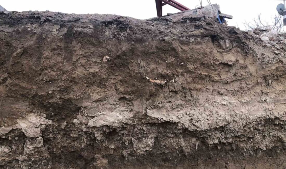 Kahramanmaraş’ın Elbistan ilçesinde TOKİ tarafından rezerv alan inşaatının yapıldığı alanda