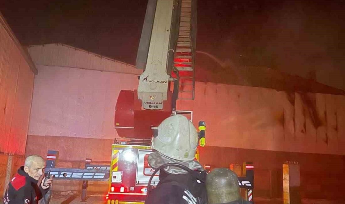 Kahramanmaraş’ta bir iş yerinde çıkan yangın itfaiye ekiplerinin müdahalesiyle söndürüldü.