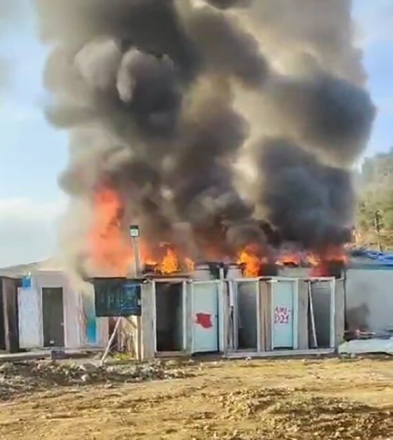 Kahramanmaraş’ta işçilerin kaldığı konteynerde çıkan yangın söndürüldü. Yangın, Onikişubat ilçesi