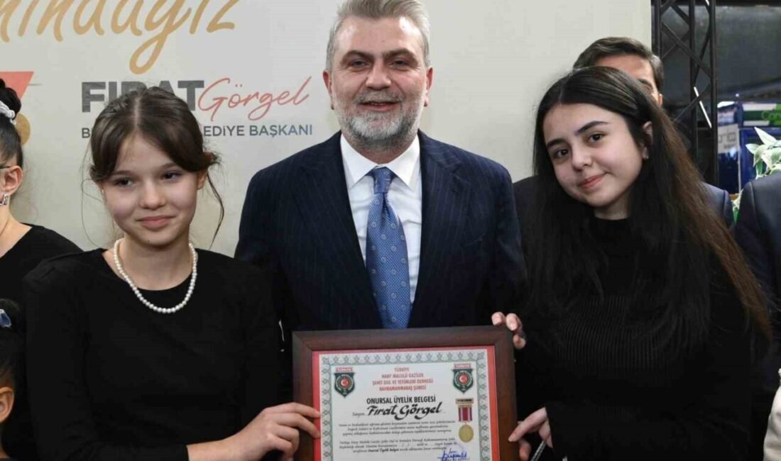 Kahramanmaraş Büyükşehir Belediyesi, karnelerini alan şehit çocuklarına yönelik program düzenledi.