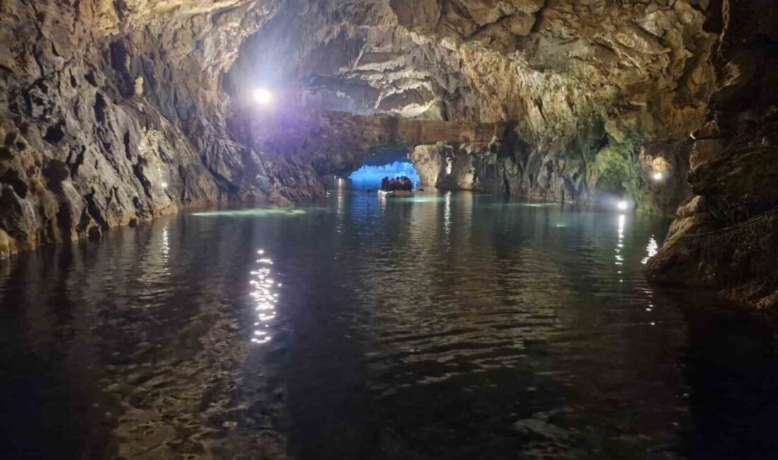 Yağış nedeniyle güvenlik açısından geçtiğimiz hafta ziyarete kapatılan Altınbeşik Mağarası,