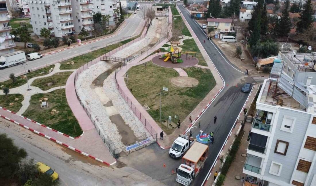 Kepez Belediyesi, Güneş Mahallesi’nde Ay Deresi’ni çevreleyen 6 bin 333