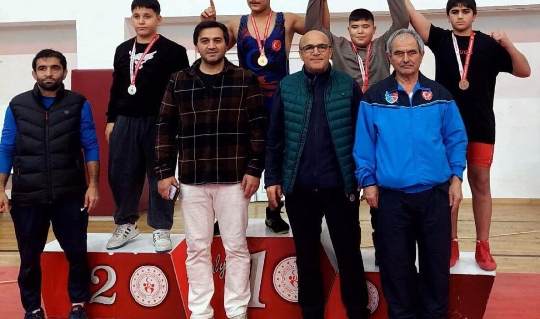 Kepez’in genç güreşçileri, Antalya Şampiyonası’nda 2 altın ve 3 gümüş