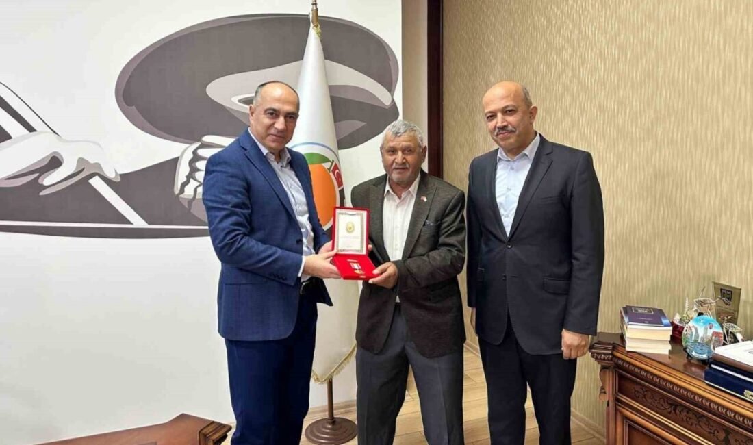 Hataylı Kıbrıs gazisi Cumali Gerz’e düzenlenen törenle Milli Mücadele Madalyası