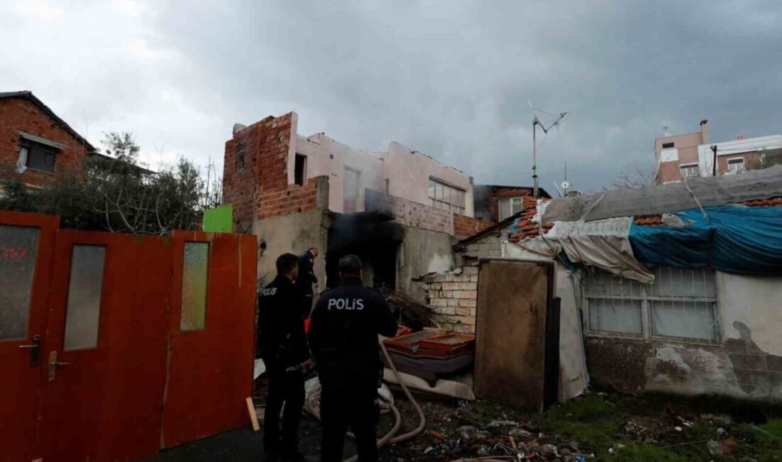 Antalya’da kullanılmayan binada çıkan yangın, çevredeki diğer gecekondulara sıçramadan söndürüldü.