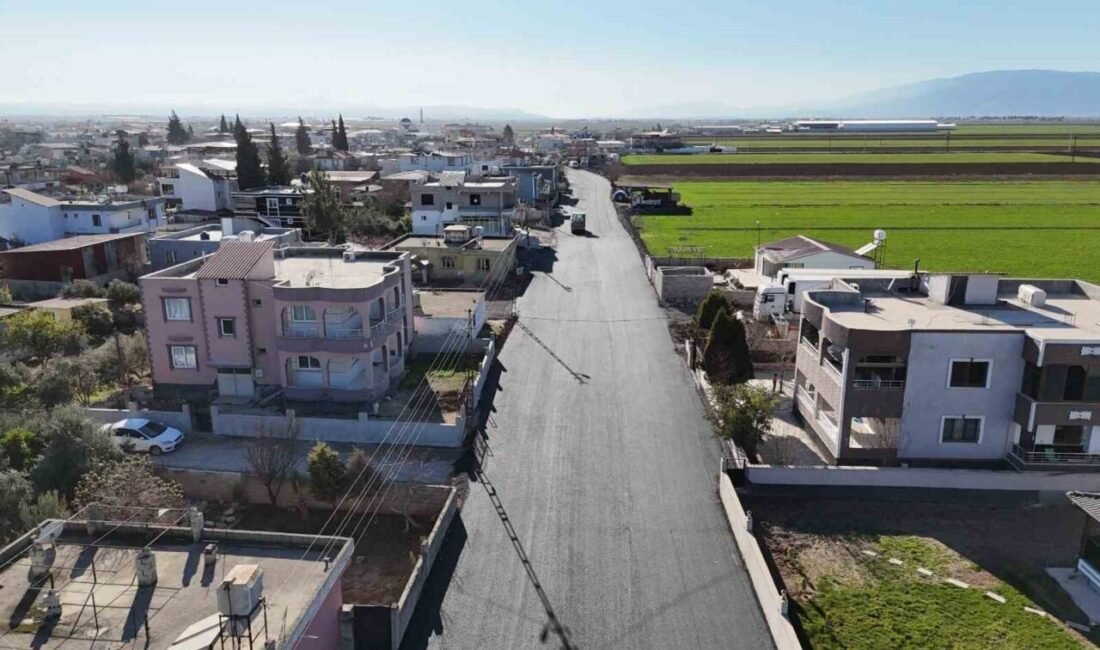 Hatay Büyükşehir Belediyesi, Kumlu ilçesinde ana caddeleri asfaltlayarak insanların hayatlarını