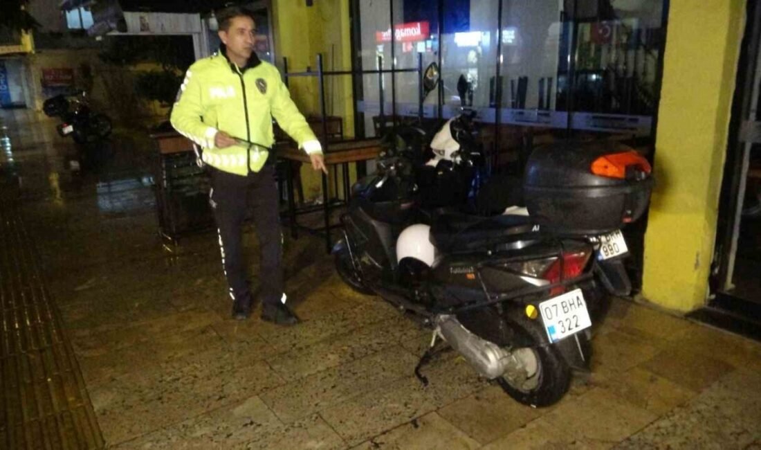 Antalya’nın Manavgat ilçesinde, İbrahim Sözen ve Atatürk Caddesi’nin kesişiminde motosiklet