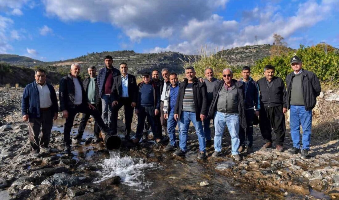 Mersin Büyükşehir Belediyesi, Erdemli ilçesinde üreticilere 606 metrelik sulama borusu