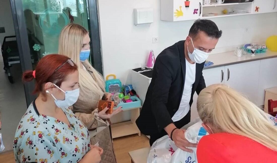 Mersin Girişimci İşadamları Derneği (GİAD) yönetimi ve kadınlar kurulu üyeleri,