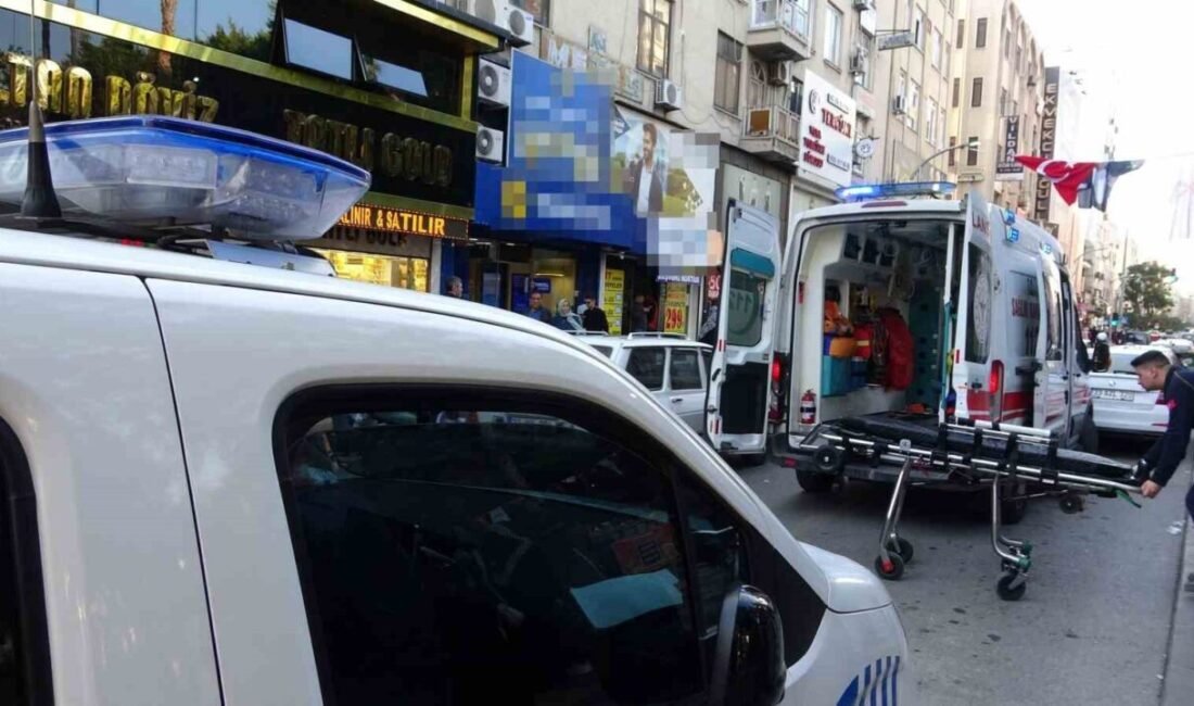 Mersin’de bir parkta çıkan kavgada 1’i ağır 2 kişi yaralandı.