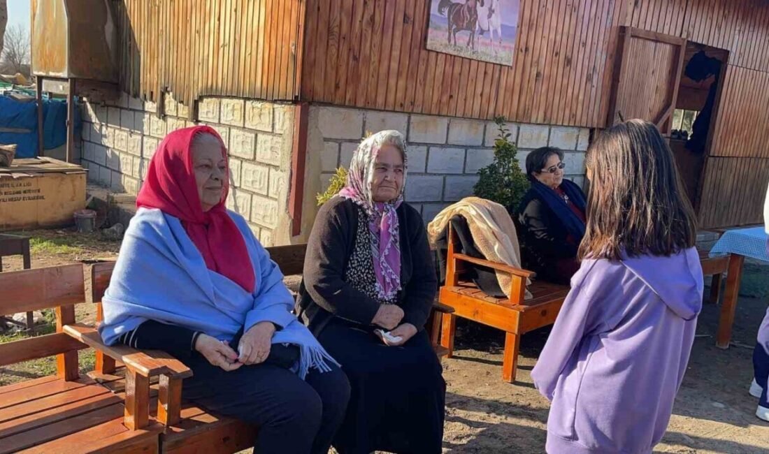 Osmaniye’de “Nesiller Sevgiyle Buluşuyor Torunum Olur musun?” projesi kapsamında huzurevinde