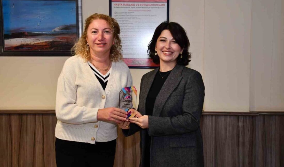 Alanya Eğitim ve Araştırma Hastanesi Mahmutlar Semt Polikliniği sağlık çalışanları,