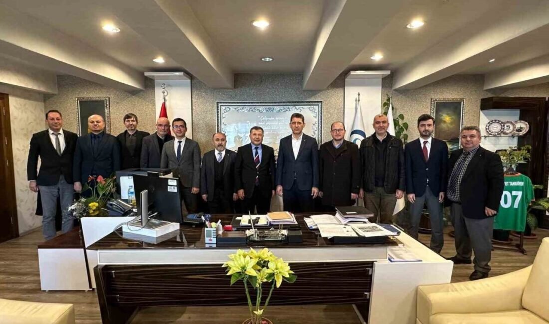 Göreve yeni atanan Antalya Sosyal Güvenlik İl Müdürü Mehmet Tanrıöver,