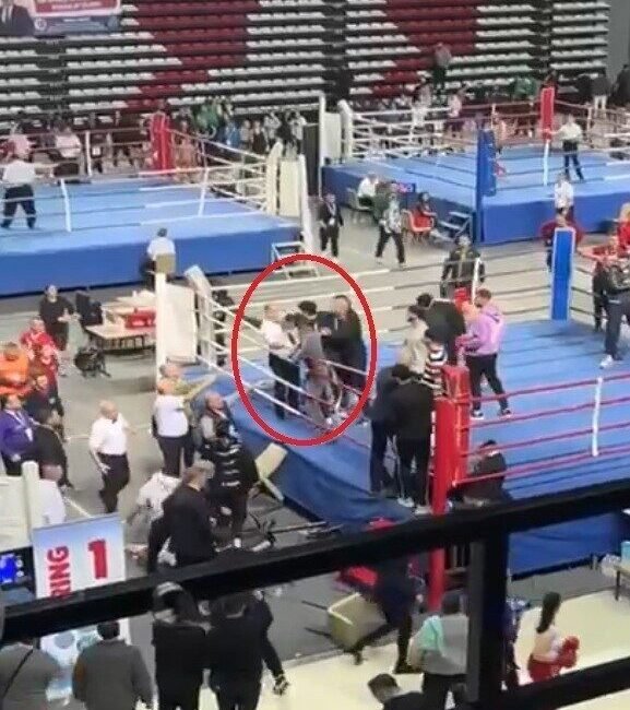 Antalya’da düzenlenen Türkiye Kick Boks Şampiyonası’ndaki bir müsabakada çıkan kavgada