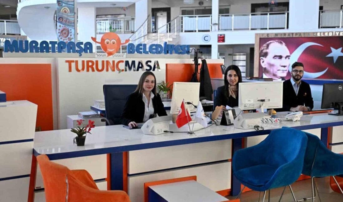 Antalya’nın Muratpaşa İlçe Belediyesi’nde vatandaşların istek, öneri ve şikayetlerde bulunduğu