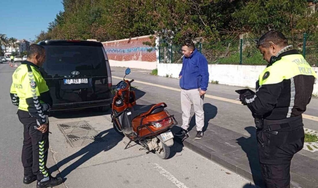 Manavgat’ta uygulama noktasından kaçan motosikletliler motorlu trafik polislerine yakalandı. Antalya