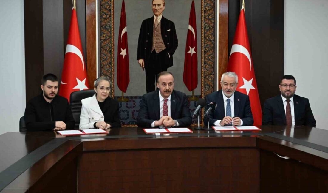 Isparta Belediye Başkanı Şükrü Başdeğirmen, vefat eden kızı Mürüvvet Başdeğirmen