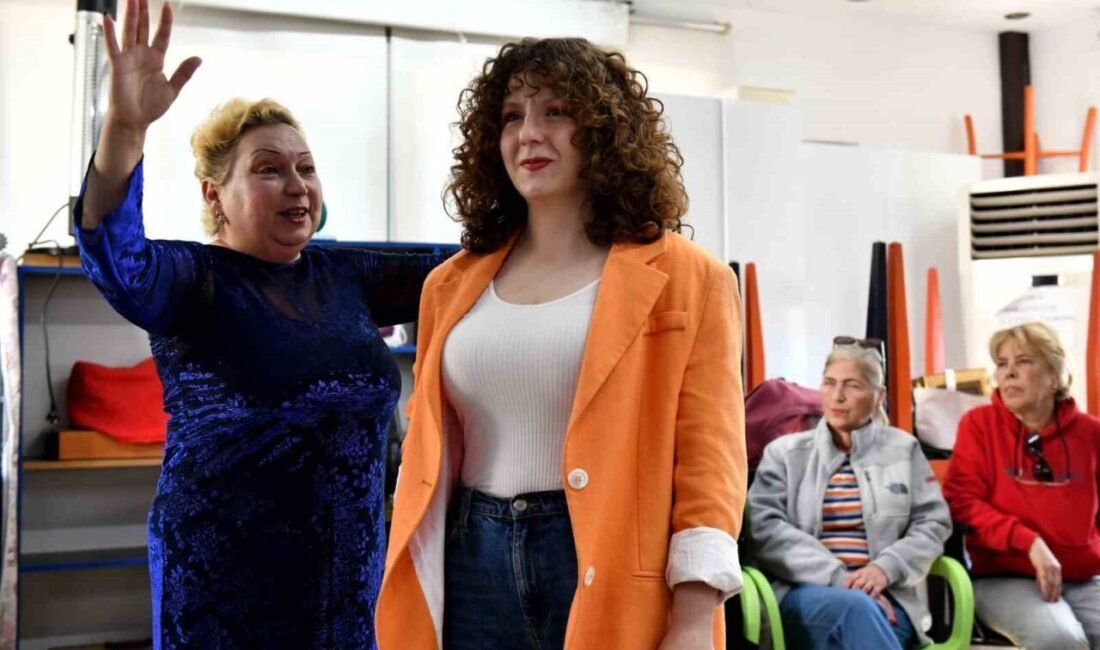 Antalya’da Muratpaşa Belediyesi’nin yaşlı evlerinde düzenlediği atölyeler, katılımcılara hem duygusal