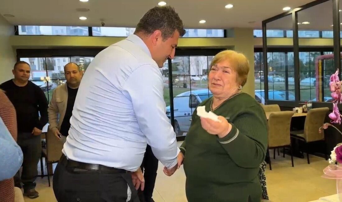 Adana’da bir okuldan 27 sene önce mezun olan öğrenciler, yıllar