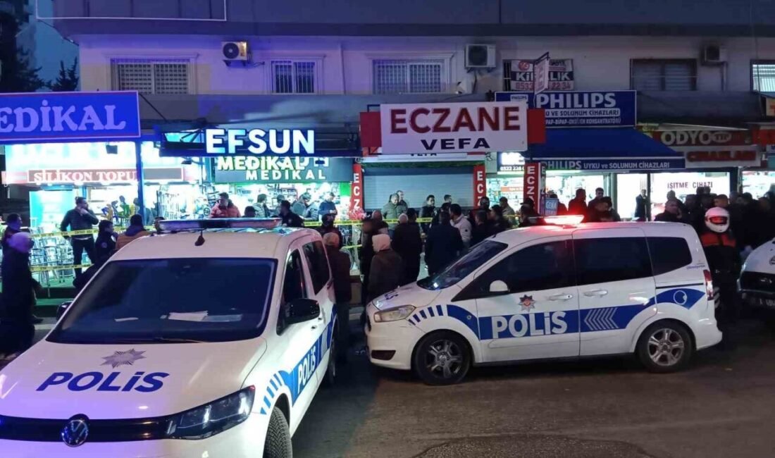 Adana’da medikal ürünler satan bir iş yerine düzenlenen silahlı saldırıda