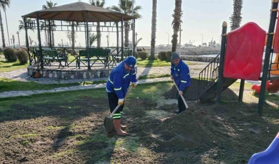 Mersin’in merkez ilçe Akdeniz Belediyesi Park ve Bahçeler Müdürlüğü ekipleri,