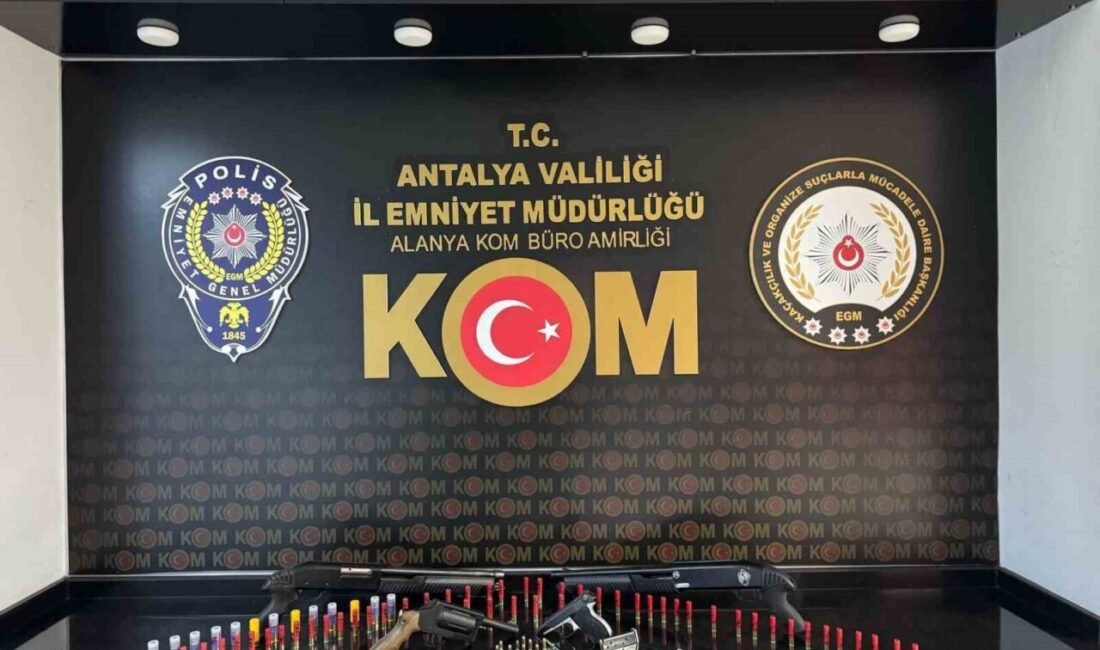 Antalya’nın Alanya ilçesinde suç örgütüne yönelik düzenlenen operasyonda 8 şüpheli