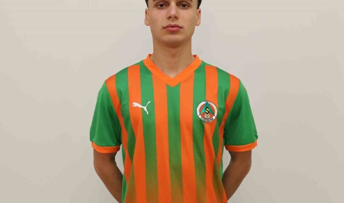 Corendon Alanyaspor, MSV Duisburg forması giyen milli oyuncu Batuhan Yavuz