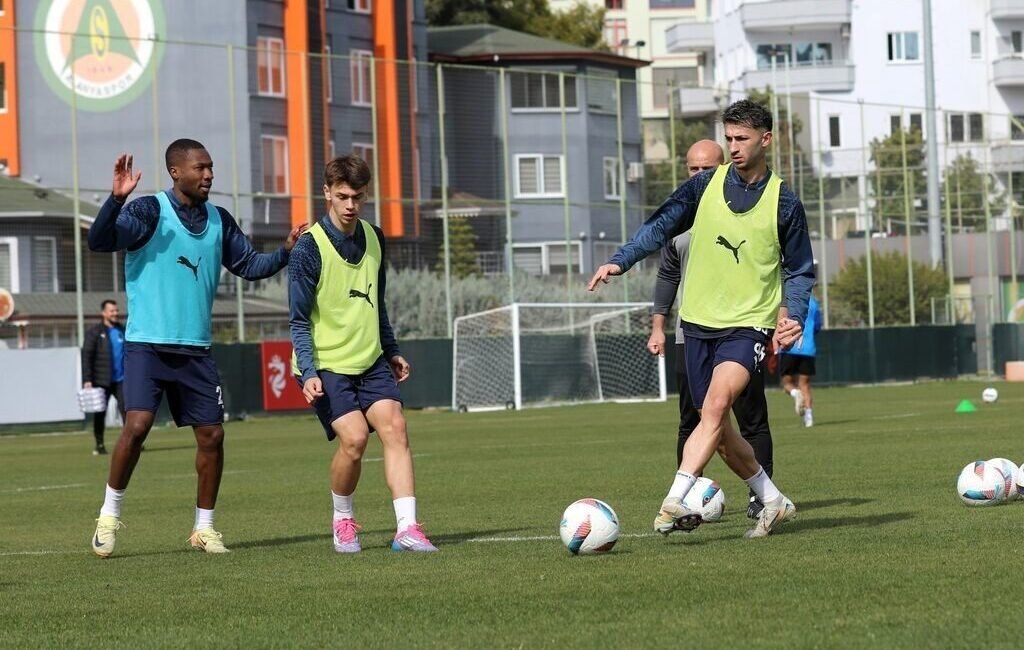 Corendon Alanyaspor, yarın deplasmanda karşılaşacağı Hatayspor maçı hazırlıklarını tamamladı. Trendyol