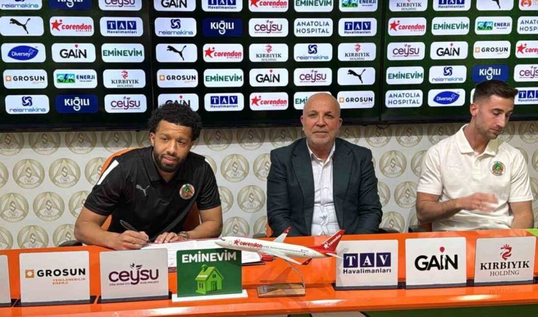 Corendon Alanyaspor, ara tranfer döneminde takıma kattığı 5 futbolcu ile