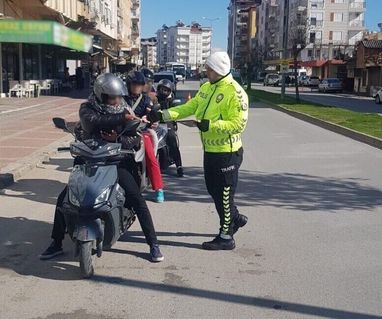 Antalya’da yapılan asayiş uygulamasında bin 183 kişi sorgulanırken, 707 motosiklet