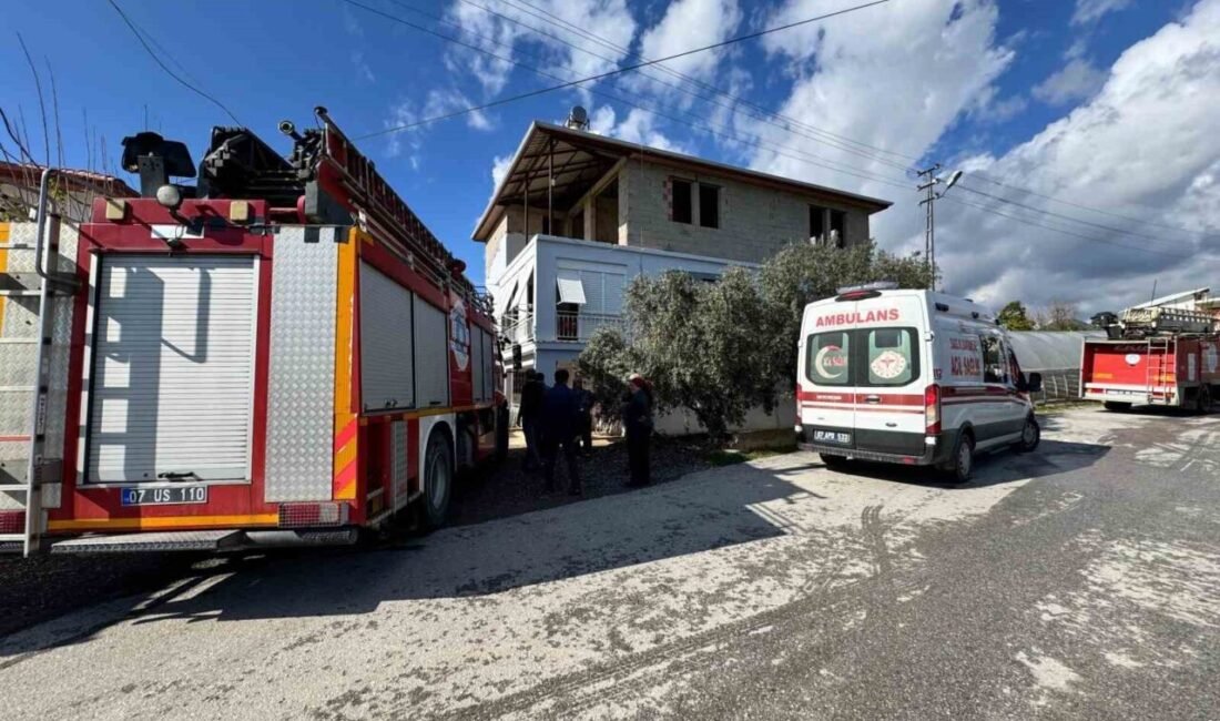 Antalya’nın Gazipaşa ilçesinde müstakil evde çıkan yangında 2 kişi dumandan